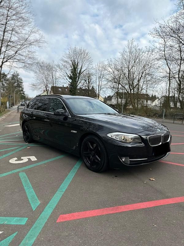 Schwarz Gebraucht 2012 BMW 520 Kombi | 7.250 € (Superpreis) - Bild 1/4