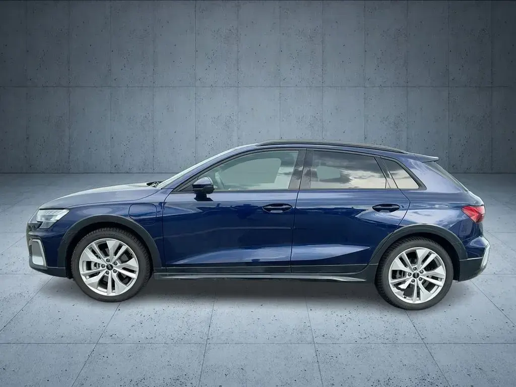 Gebraucht Audi A3 e-tron Sport 150 PS (110 kW) 2025 Blau Kleinwagen
