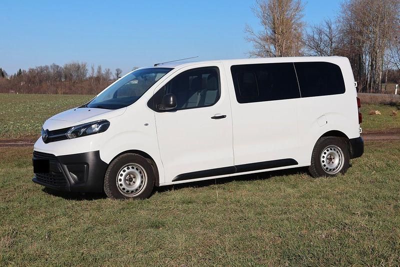 Gebraucht Toyota Proace 116 PS (85 kW) 2017 Weiß Van / Kleinbus