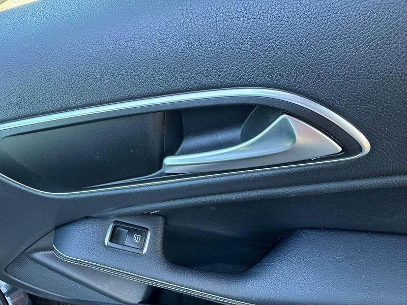 Gebraucht Mercedes A160 102 PS (75 kW) 2016 Schwarz Limousine