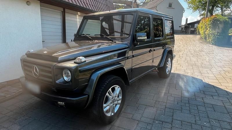 Grau Gebraucht 2010 Mercedes G350 SUV | 43.000 € (Fairer Preis) - Bild 1/4