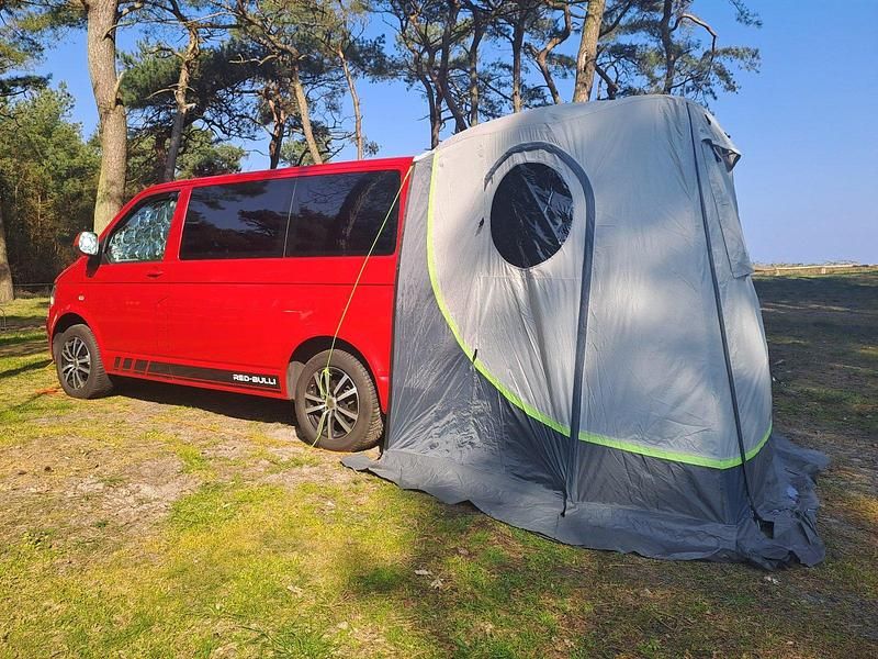 Rot Gebraucht 2012 VW T5 Comfortline Van | 17.000 € (Teuer) - Bild 1/4