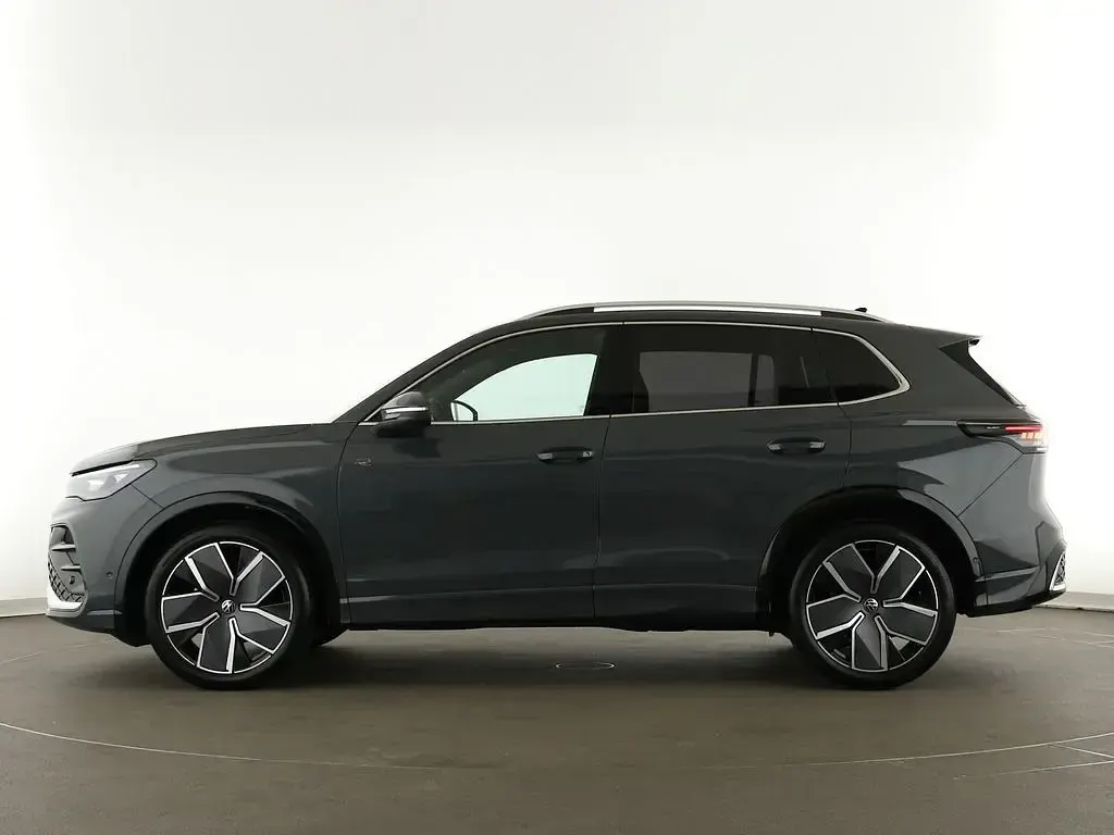 Neu VW Tiguan R-line 150 PS (110 kW) 2025 Grau SUV