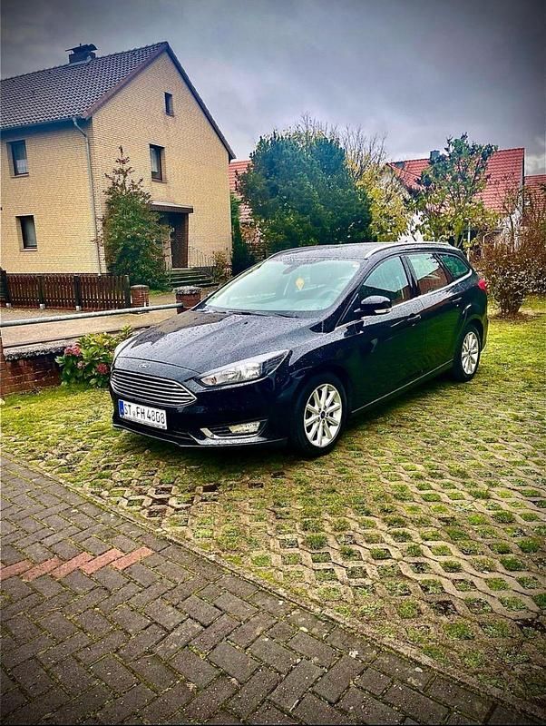 Schwarz Gebraucht 2014 Ford Focus Titanium Kombi | 6.500 € (Etwas zu teuer) - Bild 1/4