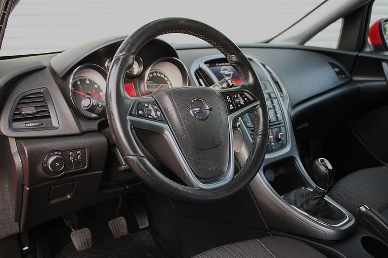 Gebraucht Opel Astra 110 PS (80 kW) 2016 Rot Kombi