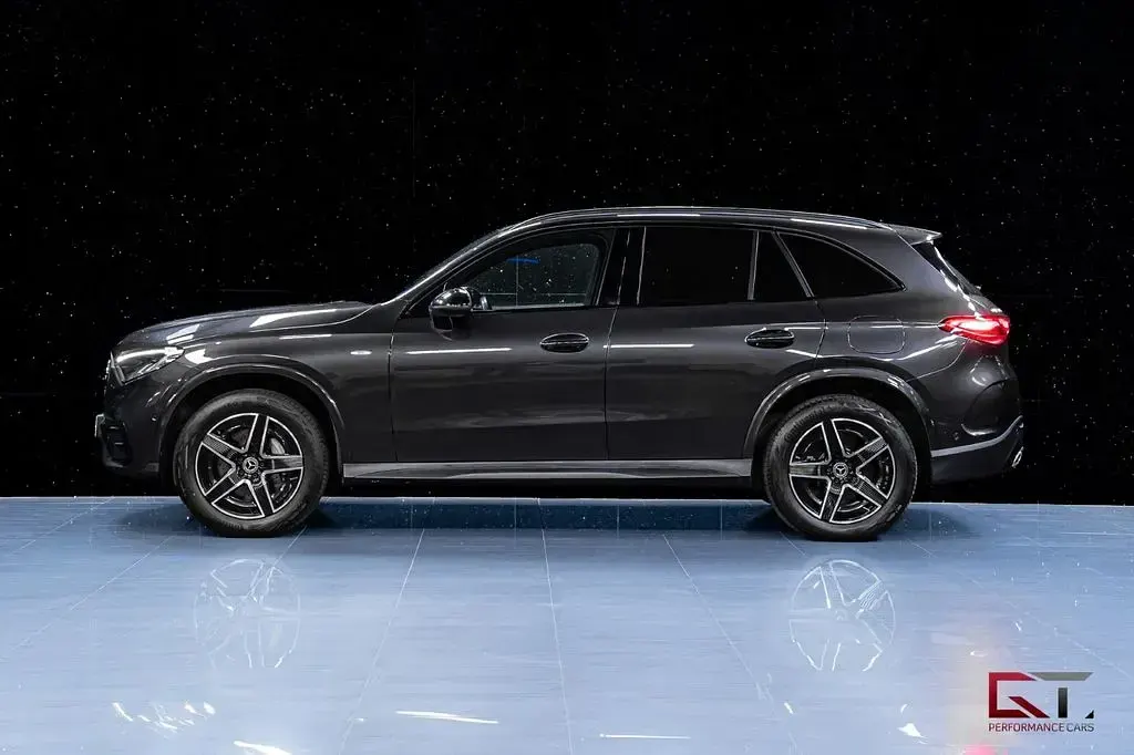 Gebraucht Mercedes GLC300e AMG 313 PS (230 kW) 2025 Grau SUV