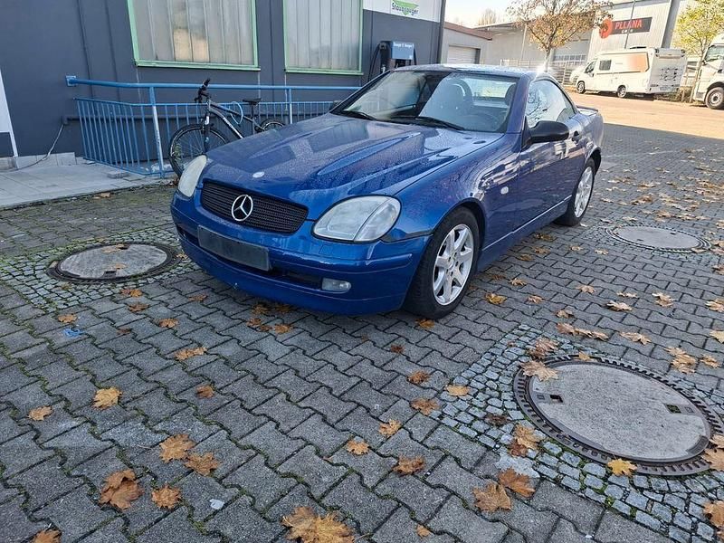 Gebraucht Mercedes SLK230 193 PS (141 kW) 1997 Blau Cabrio