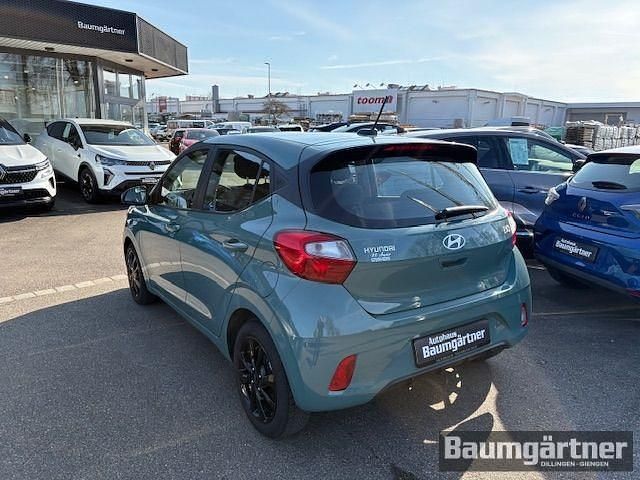 Gebraucht Hyundai i10 Select 67 PS (49 kW) 2024 Grün Kleinwagen