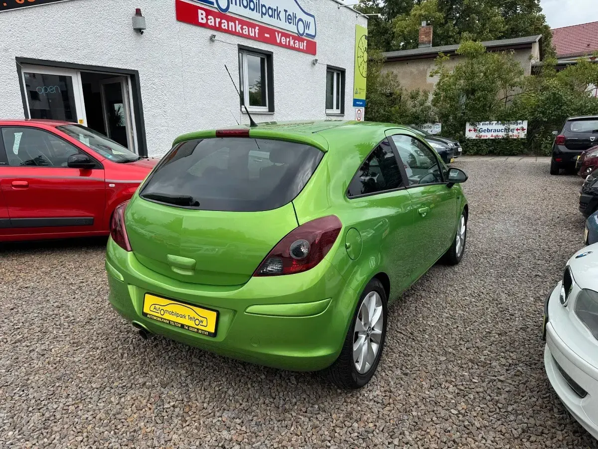 Gebraucht Opel Corsa 69 PS (50 kW) 2013 Grün Kleinwagen
