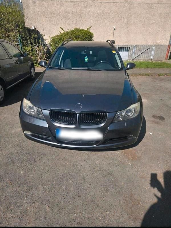 Gebraucht BMW 318 129 PS (94 kW) 2007 Grau Kombi