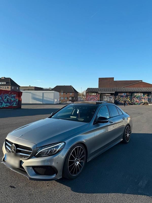 Grau Gebraucht 2015 Mercedes C250 AMG Limousine | 19.999 € (Teuer) - Bild 1/4
