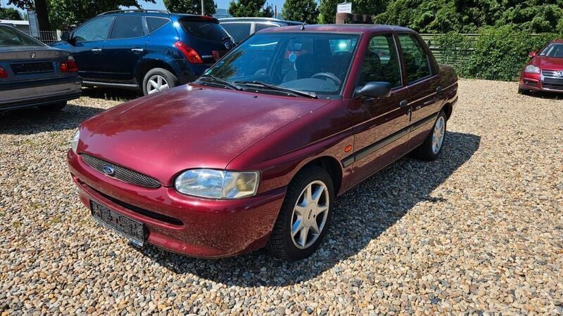 Gebraucht Ford Escort 90 PS (66 kW) 1998 Rot Limousine