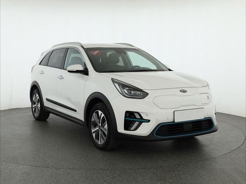 Weiß Gebraucht 2020 Kia e-Niro SUV | 20.706 € (Guter Preis) - Bild 1/4