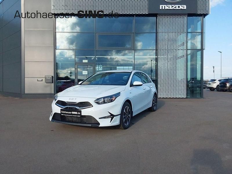 Casa white Neu 2025 Kia Ceed Kleinwagen | 19.790 € (Superpreis) - Bild 1/4