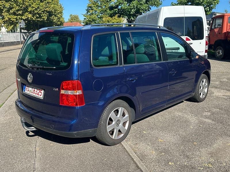 Gebraucht VW Touran 105 PS (77 kW) 2004 Blau Van / Kleinbus