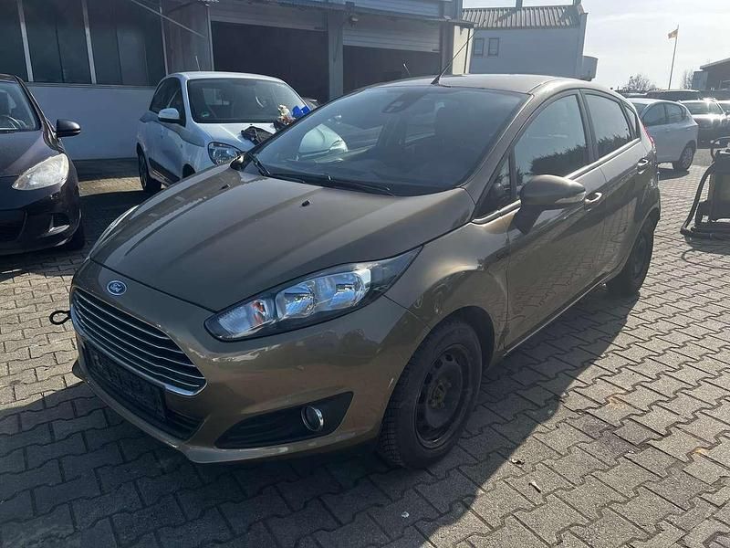 Gebraucht Ford Fiesta SYNC Edition 101 PS (74 kW) 2014 Castanobraun metallic Kleinwagen