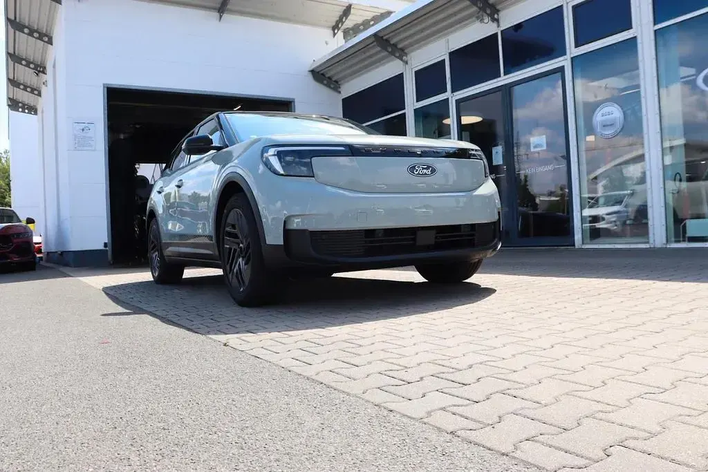 Neu Ford Explorer Collection 210 kW (286 PS) 2026 Cactus grey SUV