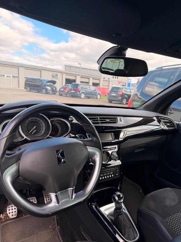 Gebraucht Citroën DS3 120 PS (88 kW) 2012 Grau Limousine