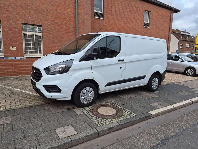 Gebraucht Ford Transit Custom 105 PS (77 kW) 2019 Weiß Van / Kleinbus