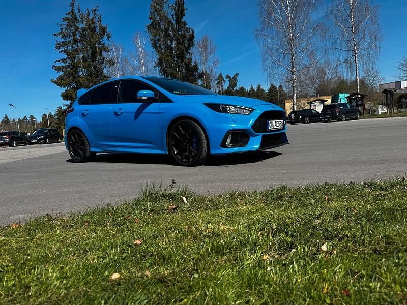 Blau Gebraucht 2016 Ford Focus RS Limousine | 29.000 € - Bild 1/4