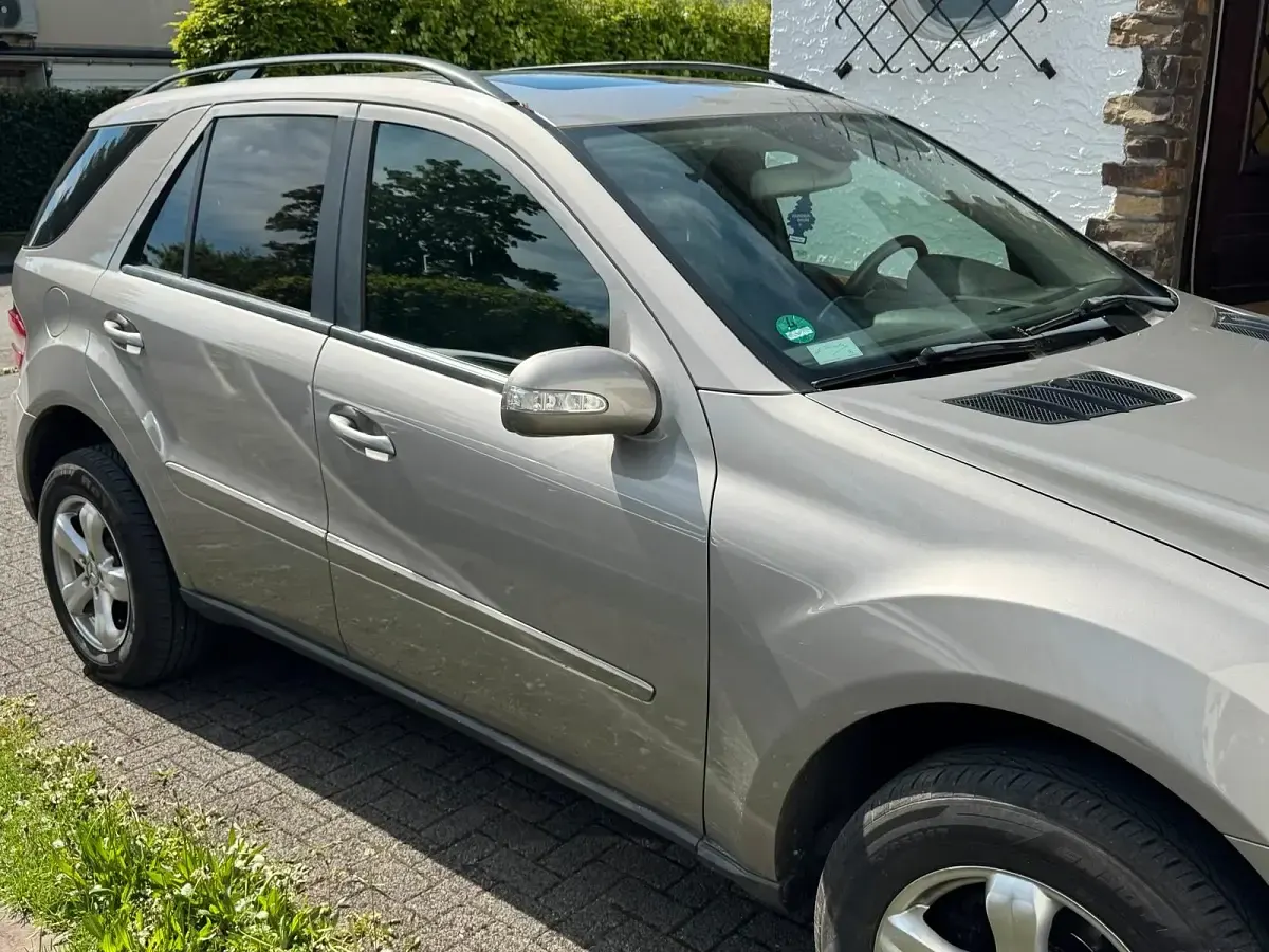 Gebraucht Mercedes ML350 272 PS (200 kW) 2006 Silber SUV