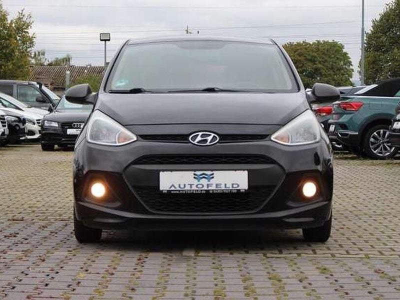 Gebraucht Hyundai i10 Classic 67 PS (49 kW) 2016 Schwarz Kleinwagen