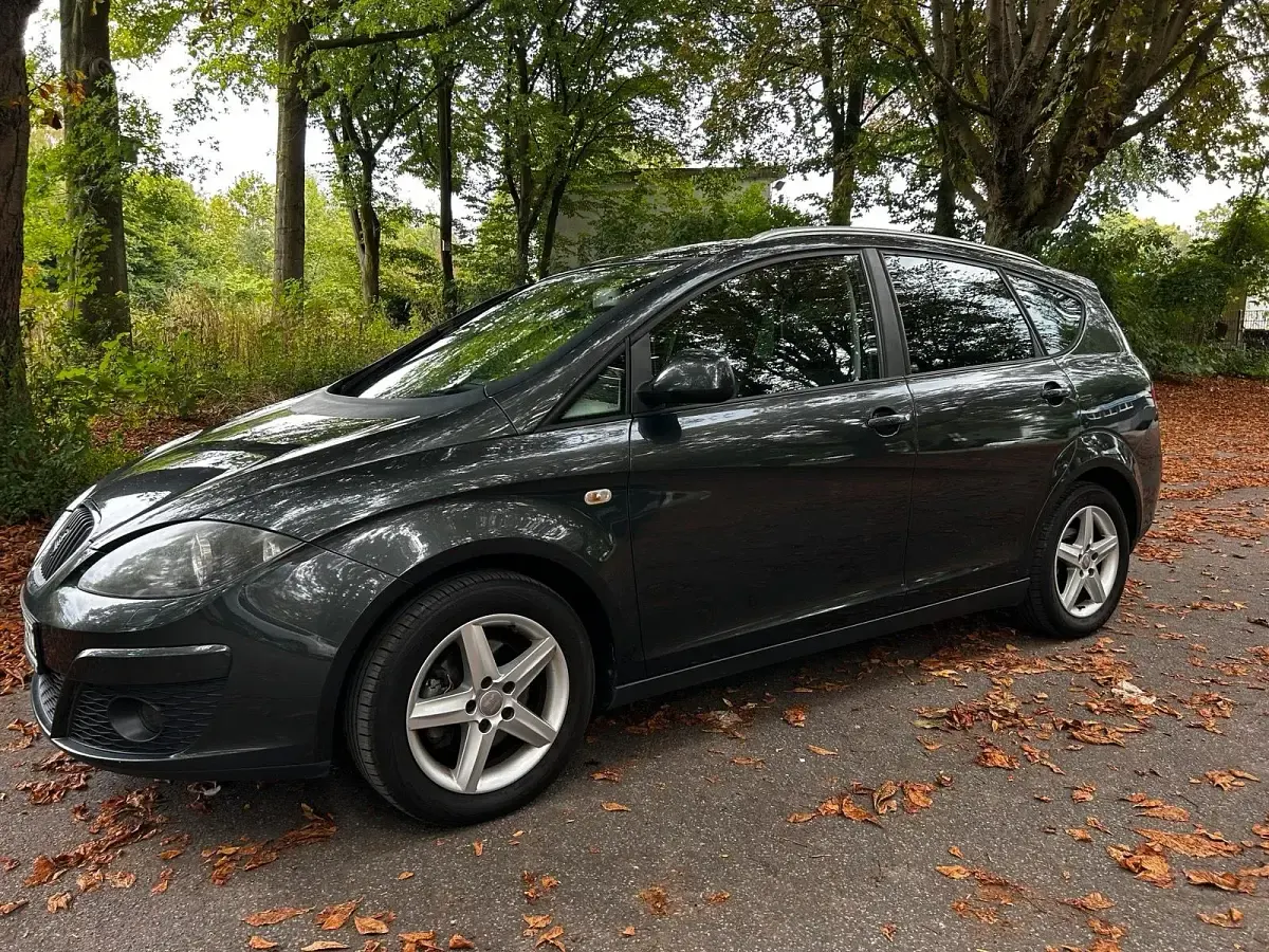 Gebraucht Seat Altea XL 105 PS (77 kW) 2013 Grau Van / Kleinbus