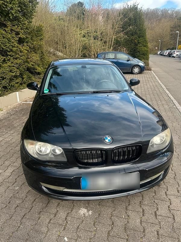 Second-hand BMW 118 143 CP (105 kW) 2007 Negru Hatchback