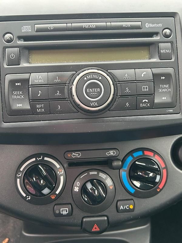 Gebraucht Nissan Micra 65 PS (47 kW) 2007 Silber Kleinwagen