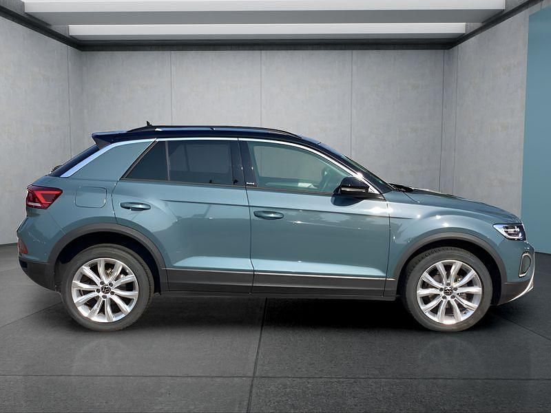 Gebraucht VW T-Roc 150 PS (110 kW) 2024 Blau SUV