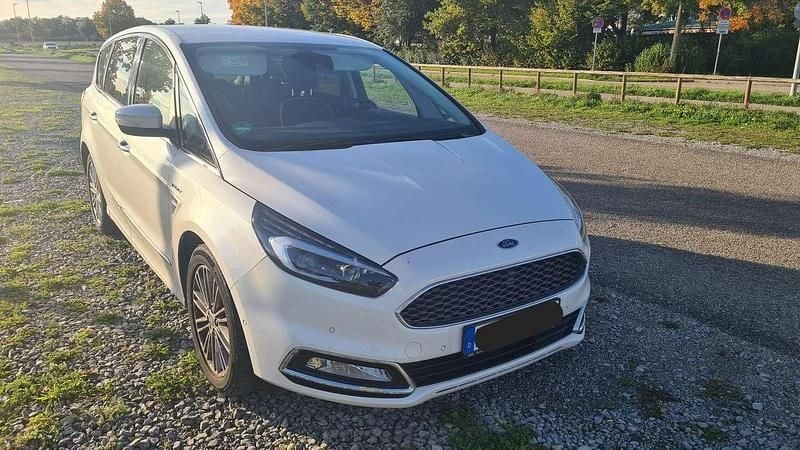 Weiß Gebraucht 2018 Ford S-MAX Vignale Van / Kleinbus | 14.500 € (Superpreis) - Bild 1/4