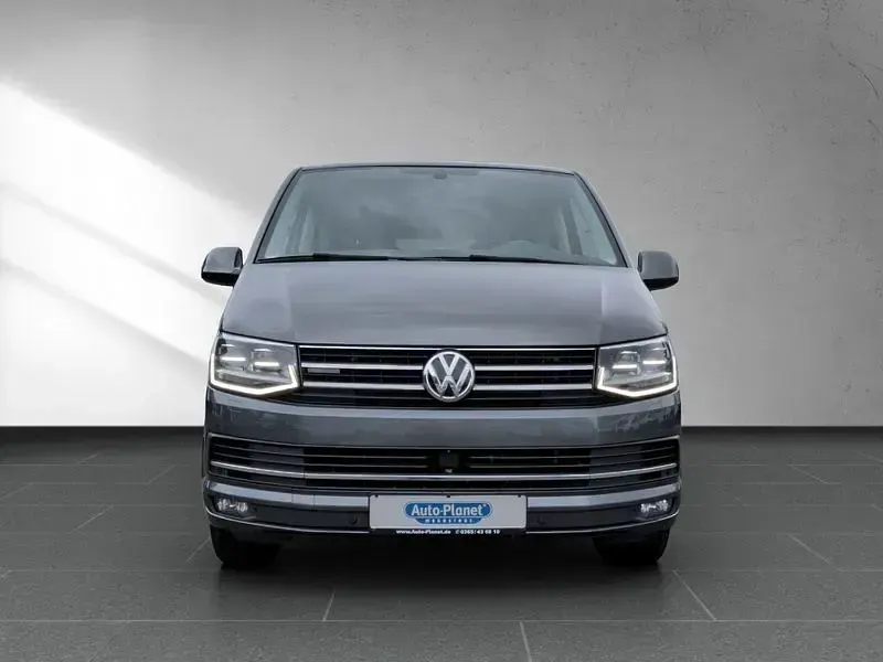 Gebraucht VW Multivan Highline 199 PS (146 kW) 2019 Grau Van / Kleinbus