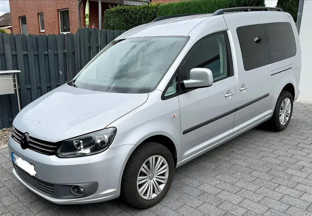 Gebraucht VW Caddy Maxi 102 PS (75 kW) 2012 Silber Van / Kleinbus