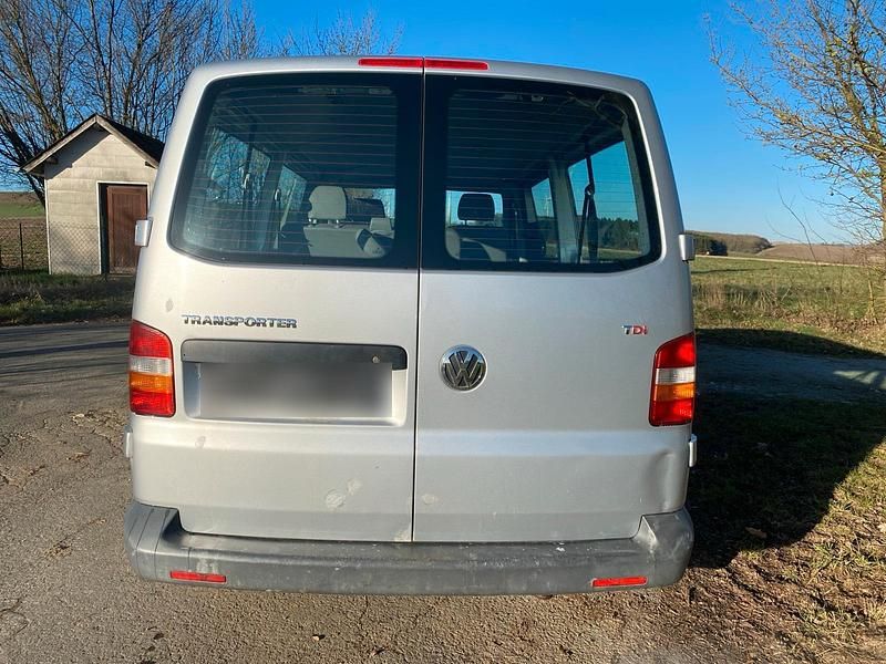 Second-hand VW Transporter 130 CP (95 kW) 2009 Argintiu Van