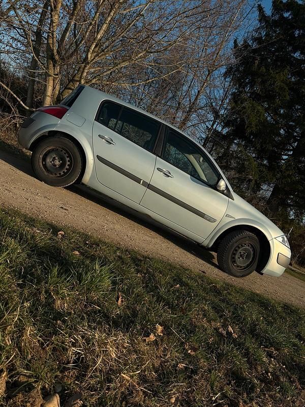 Gebraucht Renault Mégane II 112 PS (82 kW) 2004 Grau Kleinwagen