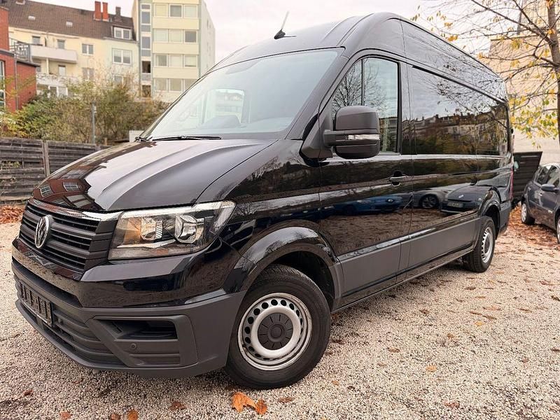 Schwarz Gebraucht 2019 VW Crafter R Van | 29.950 € (Etwas zu teuer) - Bild 1/4