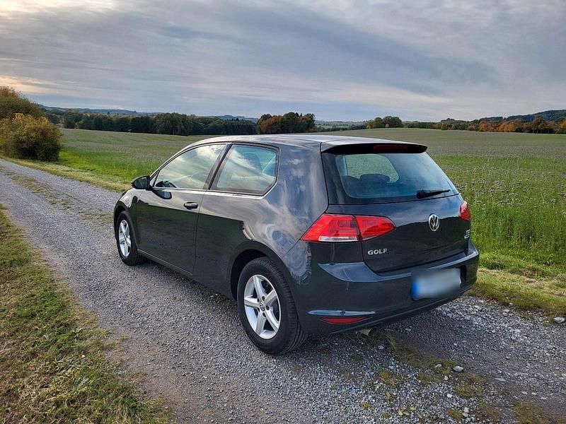 Gebraucht VW Golf VII 110 PS (80 kW) 2016 Grau Kleinwagen