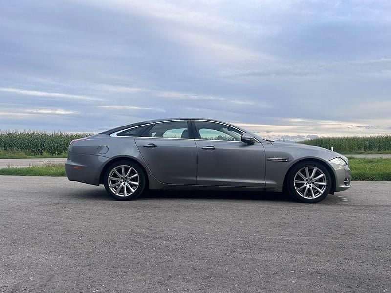 Gebraucht Jaguar XJ Luxury 275 PS (202 kW) 2011 Silber Limousine