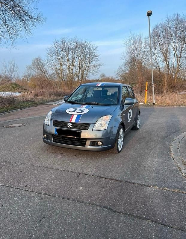 Grau Gebraucht 2007 Suzuki Swift Limited Kleinwagen | 3.000 € (Fairer Preis) - Bild 1/4