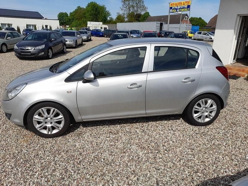Gebraucht Opel Corsa 80 PS (58 kW) 2007 Silber Limousine