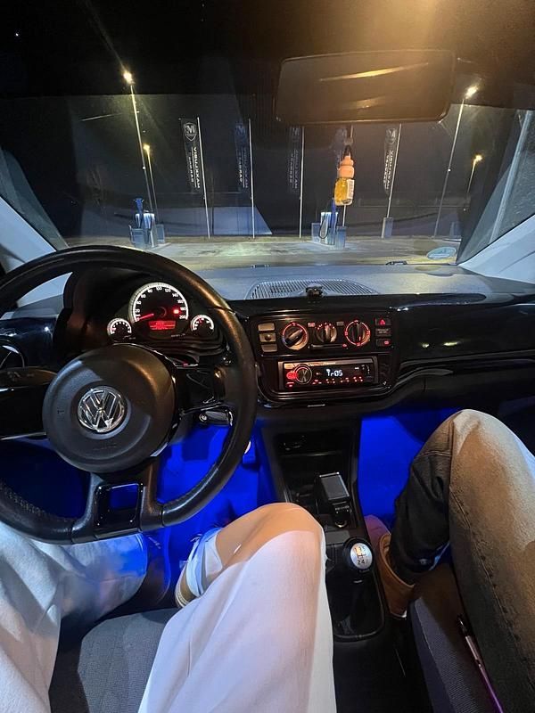 Gebraucht VW up! 78 PS (57 kW) 2012 Weiß Kleinwagen