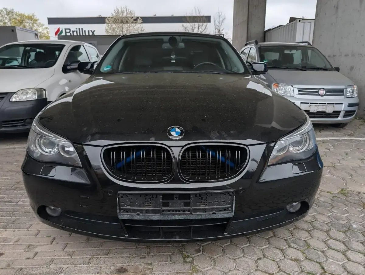 Occasion BMW 523 Advantage 177 ch (130 kW) 2006 Noir Berline