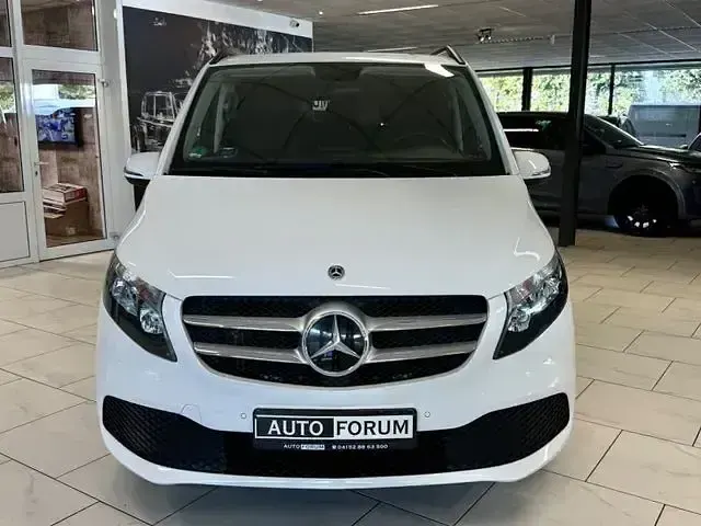 Gebraucht Mercedes V220 163 PS (119 kW) 2021 Weiß Van / Kleinbus