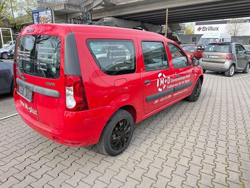 Gebraucht Dacia Logan MCV Ambiance 84 PS (61 kW) 2011 Rot Kombi