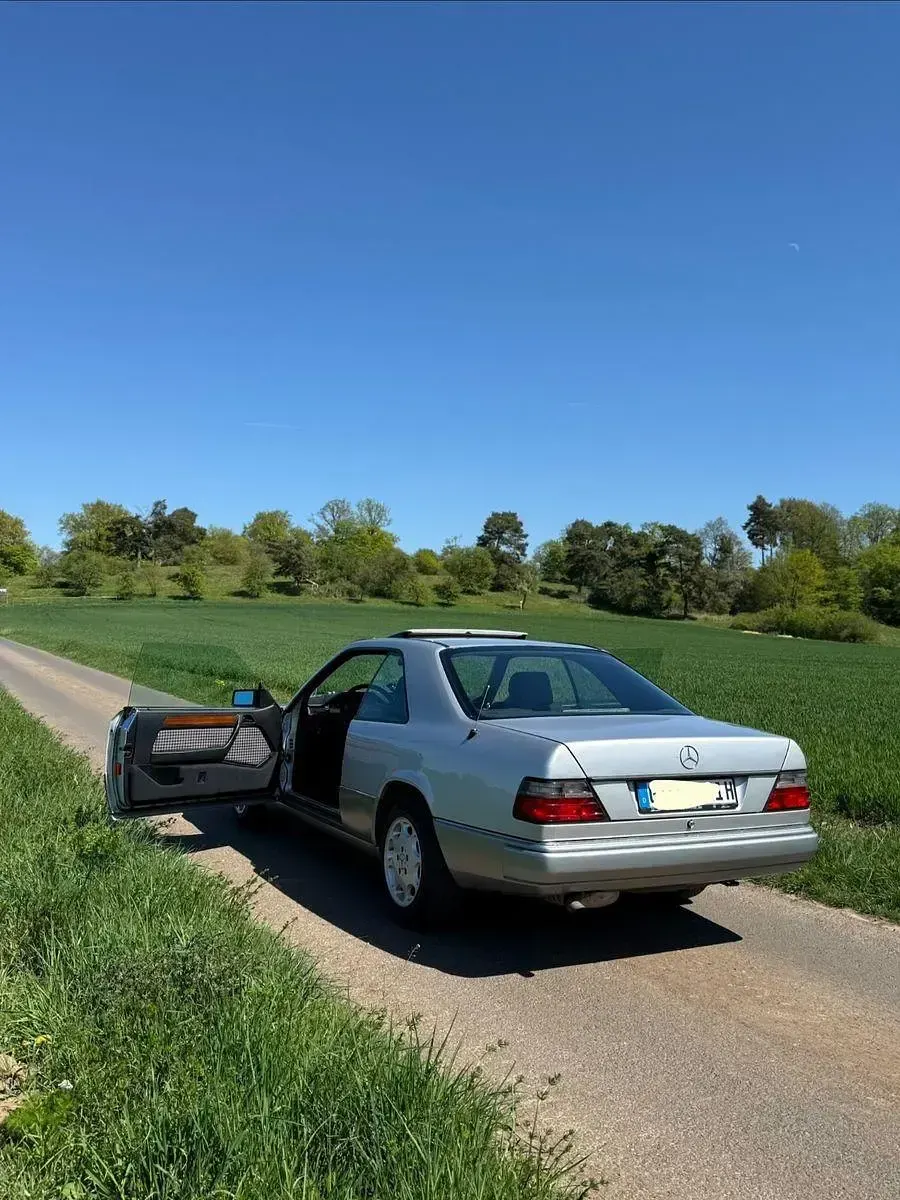Używany Mercedes E220 150 KM (110 kW) 1997 Srebrny Coupe