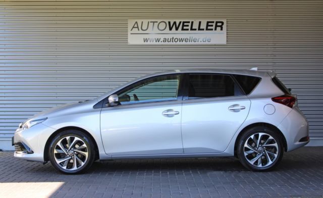 Verkauft Toyota Auris 1 2 Turbo Gebraucht 2017 19 240 Km Gebraucht Toyota Auris 1 2 Turbo Multidrive S Design Edition Navi