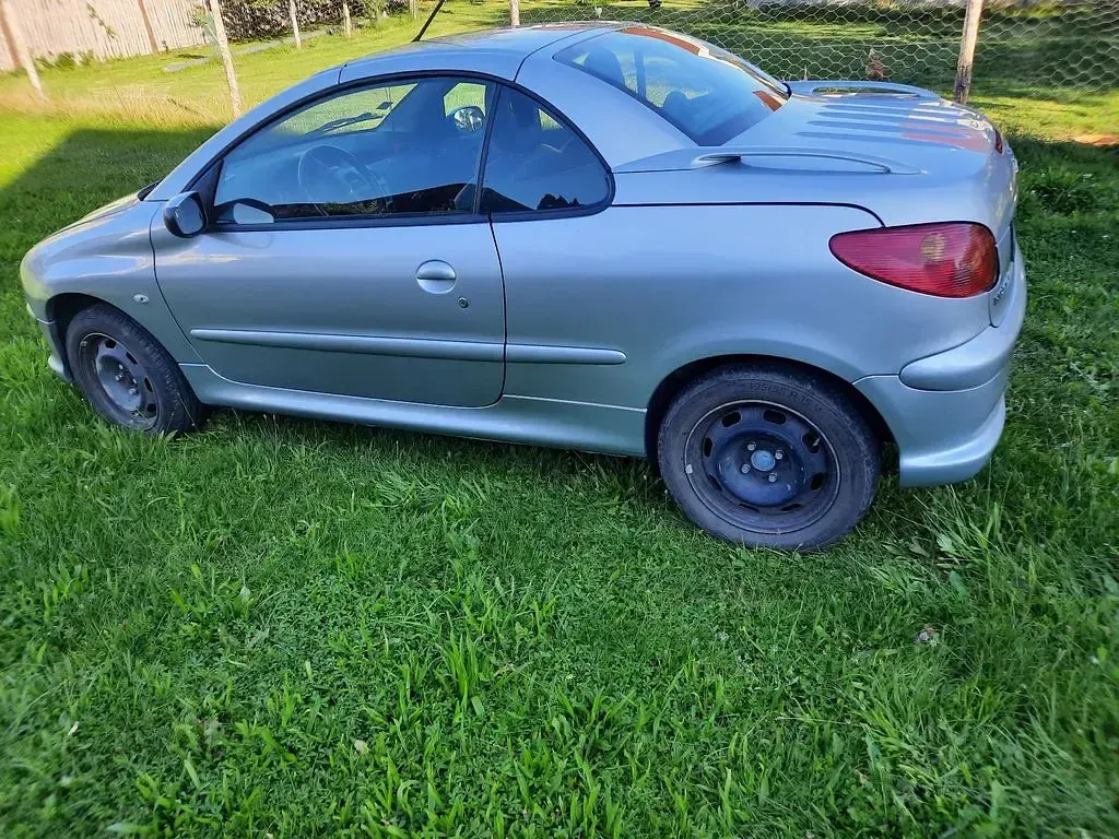 Gebraucht Peugeot 206 CC Platinum 109 PS (80 kW) 2006 Silber Cabrio