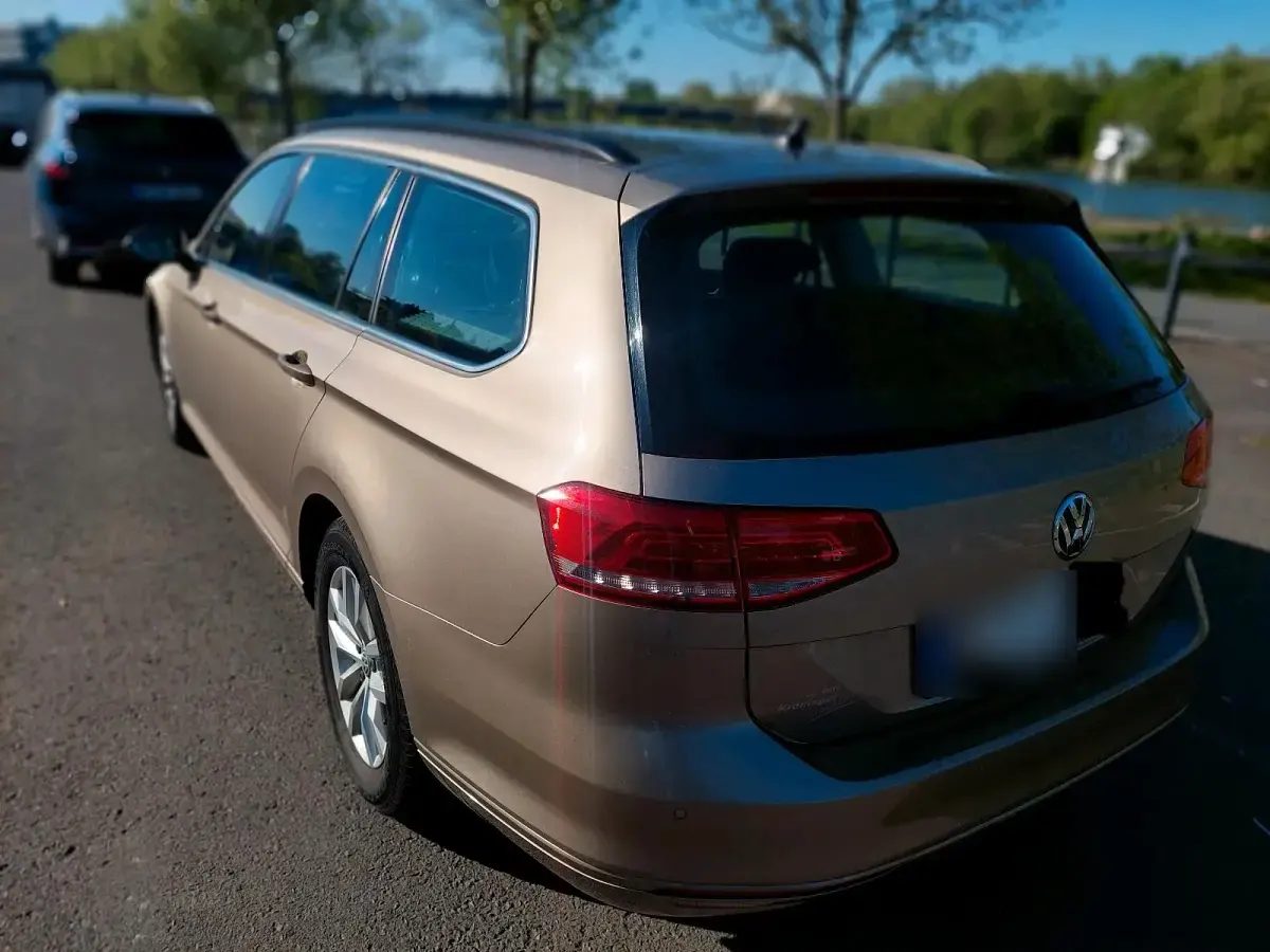 Gebraucht VW Passat 150 PS (110 kW) 2016 Gelb Kombi