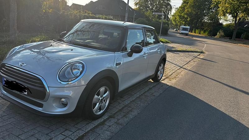 Silber Gebraucht 2016 Mini Cooper Kleinwagen | 9.990 € (Superpreis) - Bild 1/4