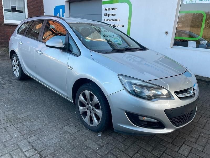 Grau Gebraucht 2013 Opel Astra Kombi | 1.650 € (Superpreis) - Bild 1/4